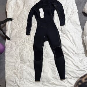 Roxy
Women's Swell Series 3/2 Chest-Zip Wetsuit